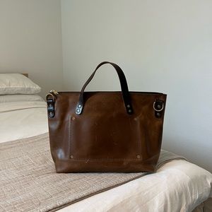 big leather tote 🤎